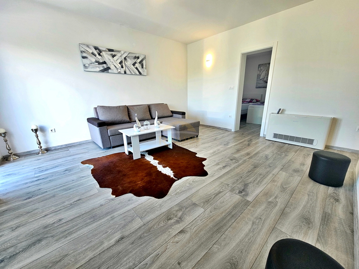 Casa di lusso a Čiovo - Mastrinka con 3 appartamenti e vista aperta sul mare